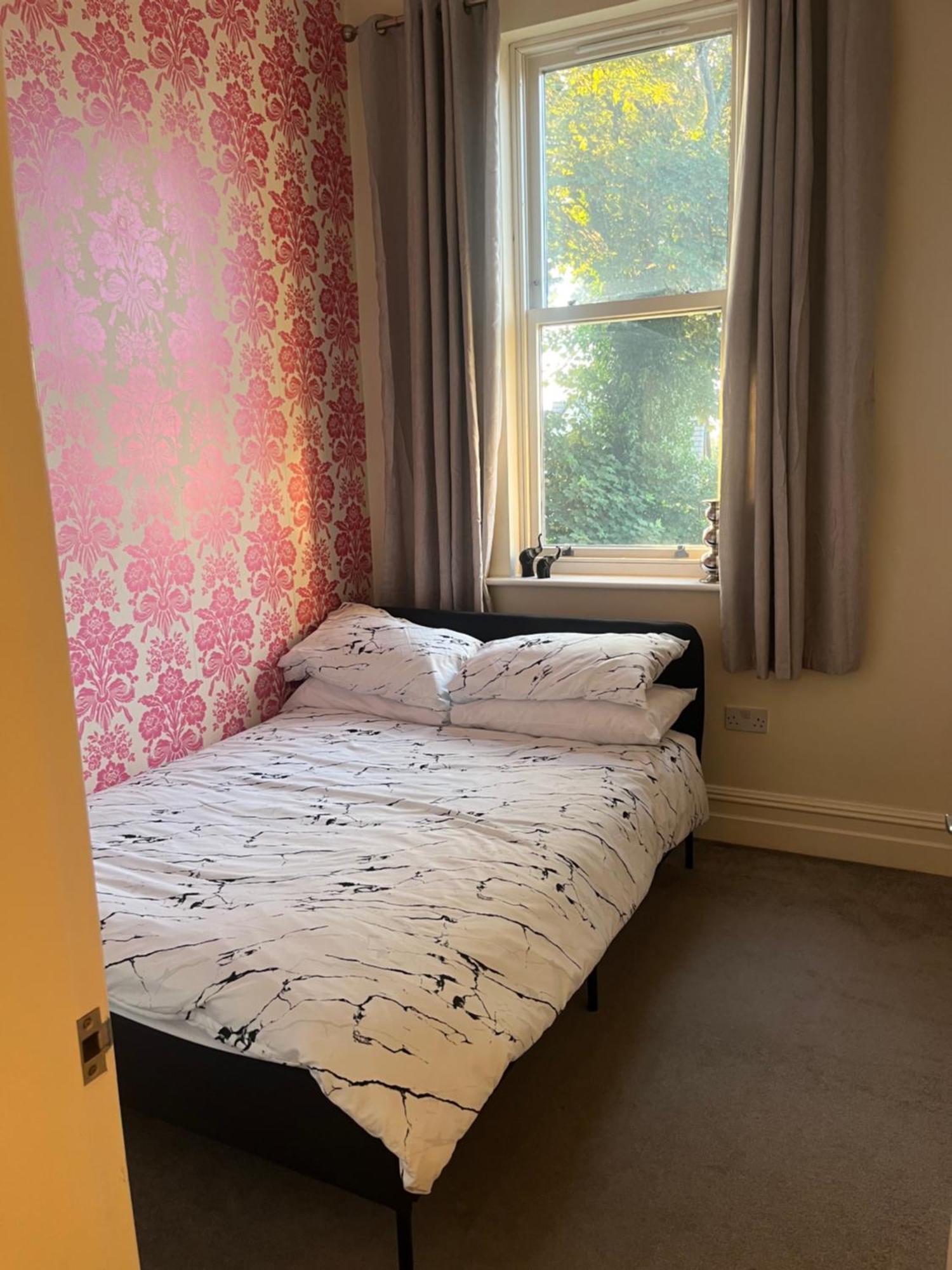 Upmarket Apartment In 옴스커크 외부 사진